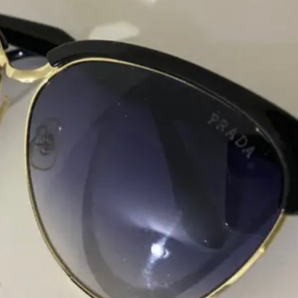 Prada sunglasses - Picture 2 of 12